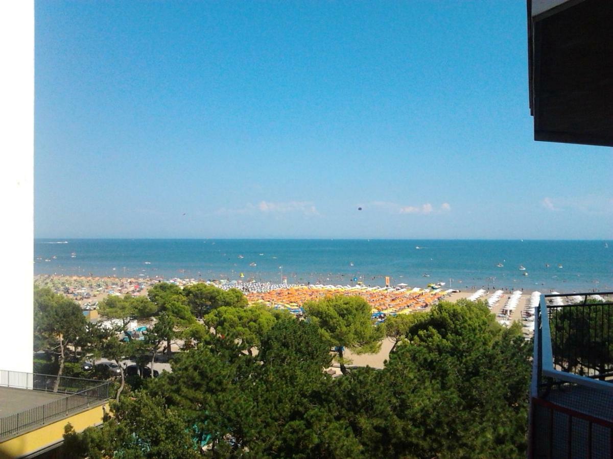 Cristallo Residence Lignano Sabbiadoro Exterior photo